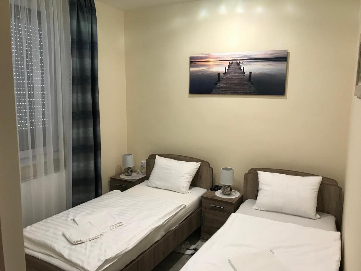 Classic Apartman Szeged Buitenkant foto