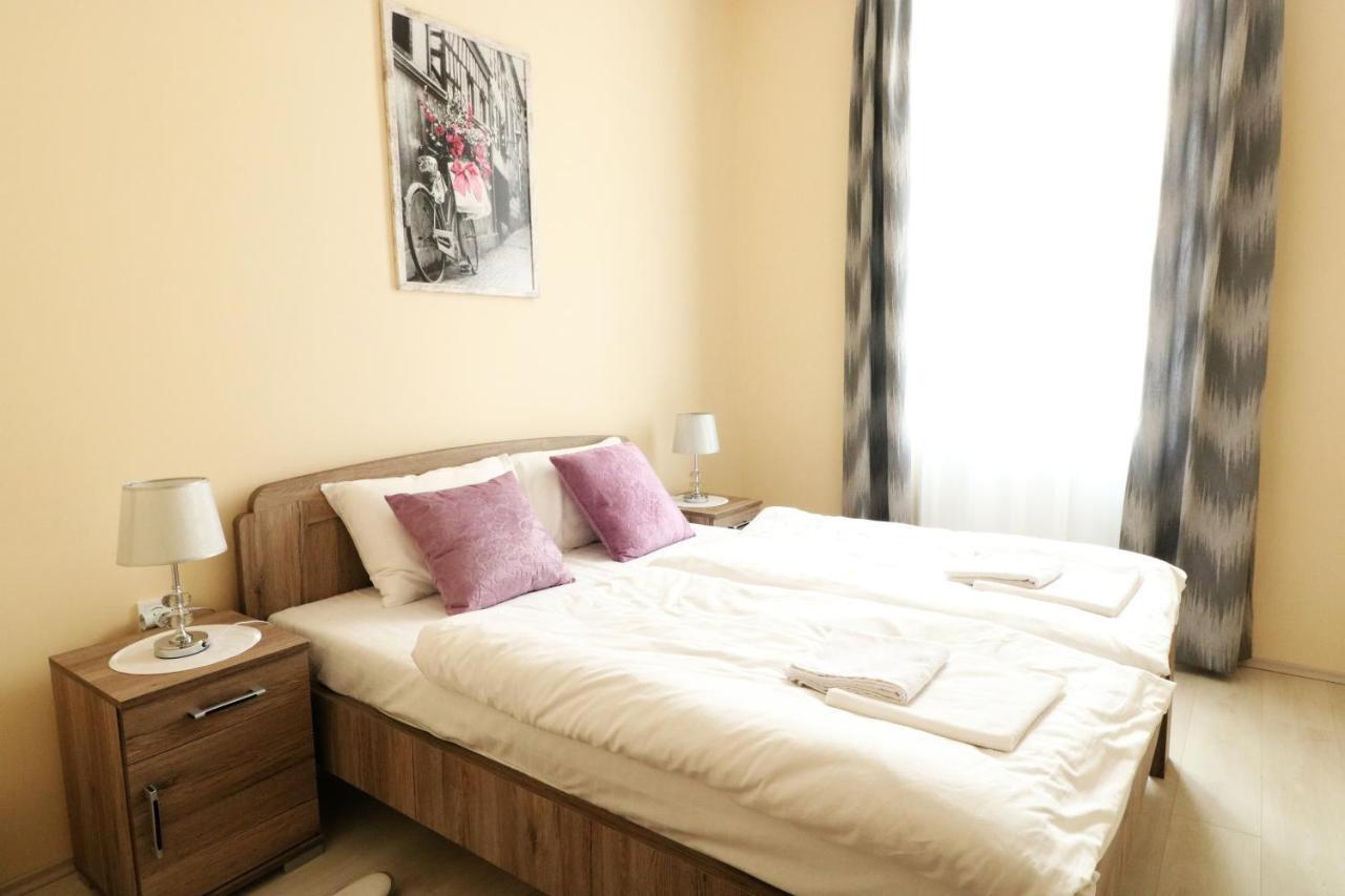 Classic Apartman Szeged Buitenkant foto