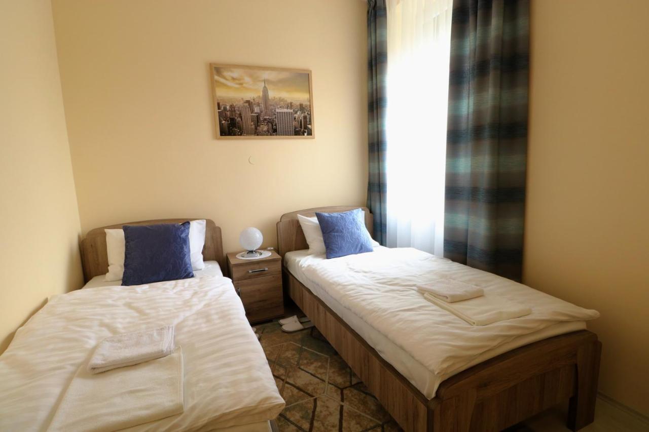 Classic Apartman Szeged Buitenkant foto
